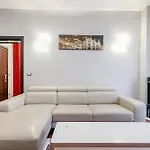 New Near Station 3 Bedroom * Milan