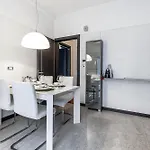 New Near Station 3 Bedroom Appartement Milan