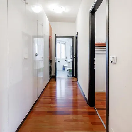 New Near Station 3 Bedroom Appartement *