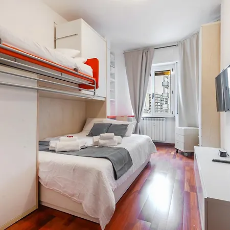 New Near Station 3 Bedroom Appartement