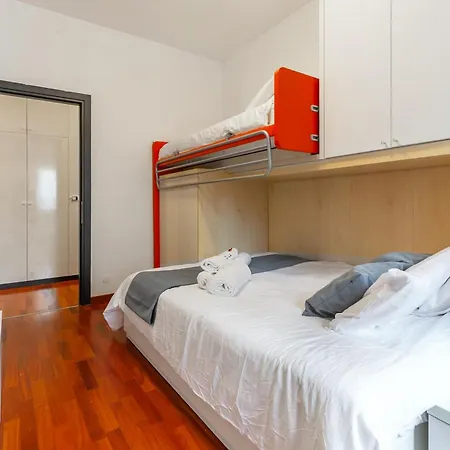 New Near Station 3 Bedroom Appartement *