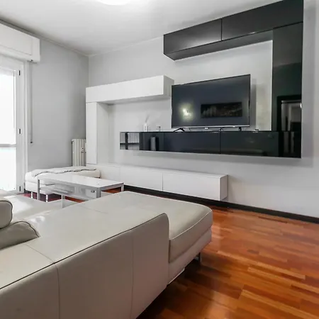 Apartament New Near Station 3 Bedroom *