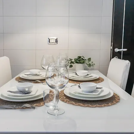 Apartament New Near Station 3 Bedroom *