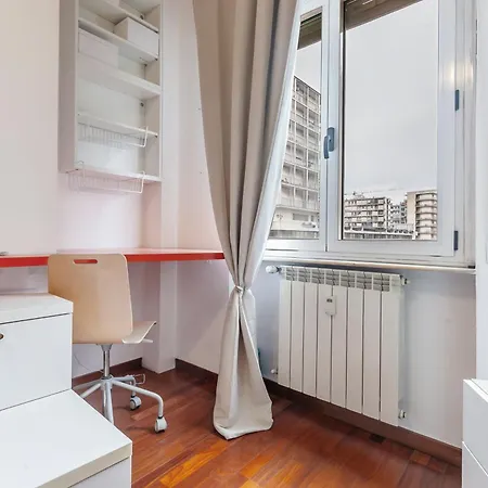 New Near Station 3 Bedroom Mediolan