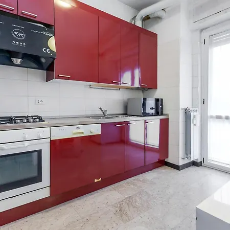 New Near Station 3 Bedroom Mediolan