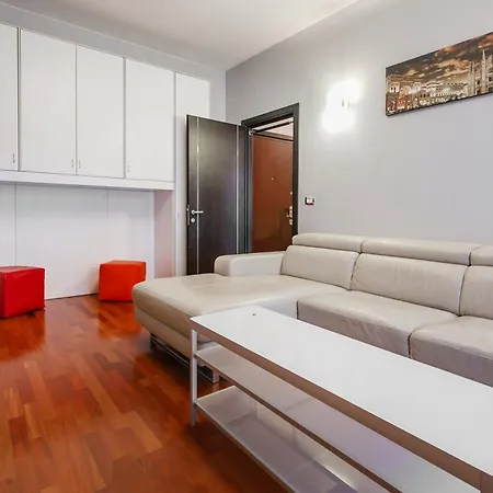 New Near Station 3 Bedroom Mediolan