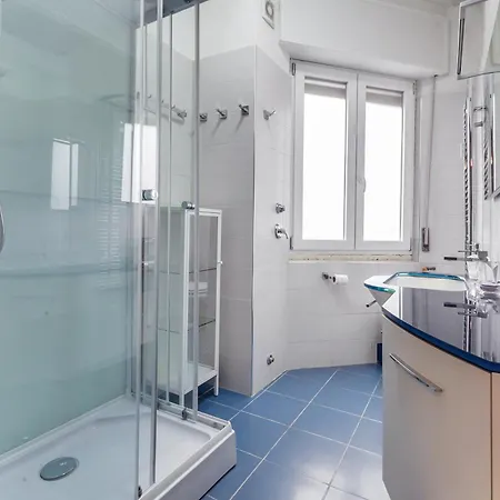 New Near Station 3 Bedroom * Mediolan
