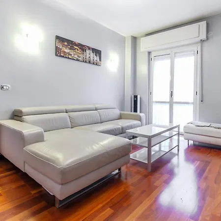 Apartament New Near Station 3 Bedroom Mediolan